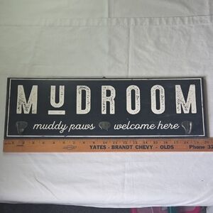 Black and White Mudroom Sign